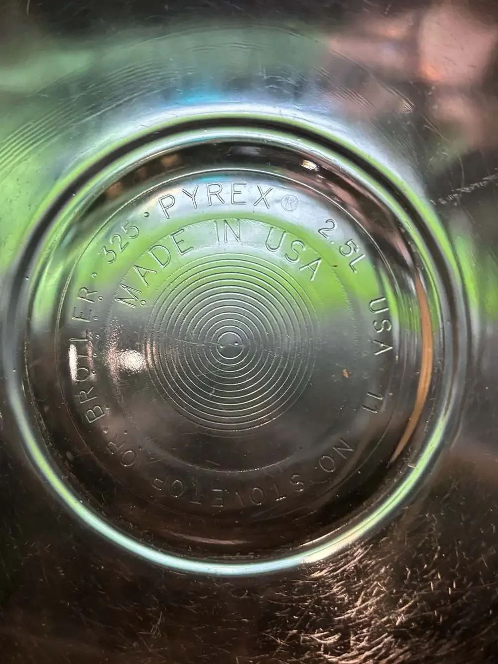 Vintage PYREX Clear Glass Mixing Bowl: Ribbed 2.5 Liter Number 325 - ,